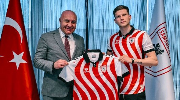 Tomasson'dan 4 Yıllık İmza