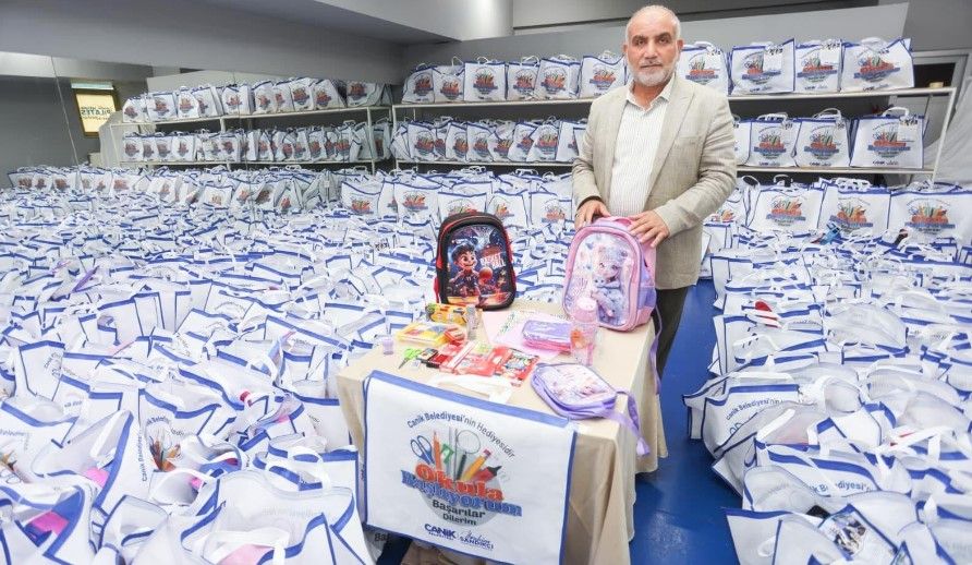 Canik'te Çanta Dolusu Hediye