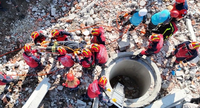 Nefes Kesen Deprem Tatbikatı