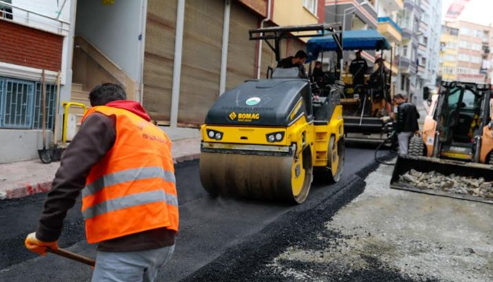 Yol Çalışmaları Sürüyor