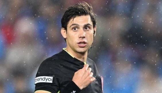 Eyvah!.. Yine O Hakem