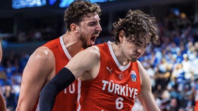 12 Dev Adam Avrupa Şampiyonası'nda Finalde!